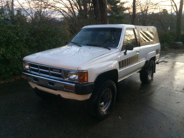 1985 Toyota 4Runner SR5 Sport Utility 2-Door - photo 2