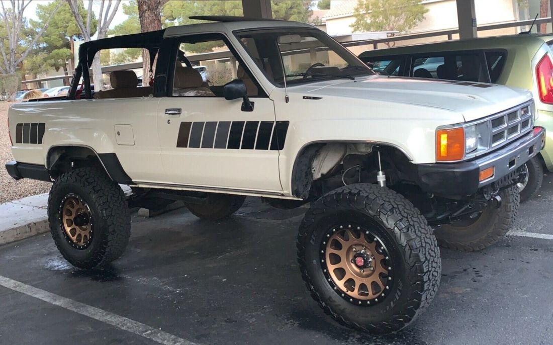 1985 Toyota 4Runner SR5 straight axle fuel injection and sunroof 1985 Toyota 4Runner SR5 Fully loaded