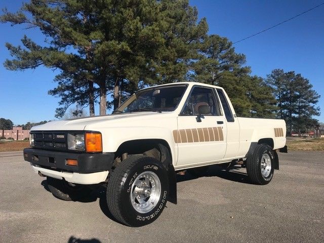 1985 TOYOTA 4X4 SR5 PICKUP TACOMA STRAIGHT AXLE 22RE EFI 1985 TOYOTA 4X4 PICKUP TACOMA STRAIGHT AXLE 22RE G80 SR5