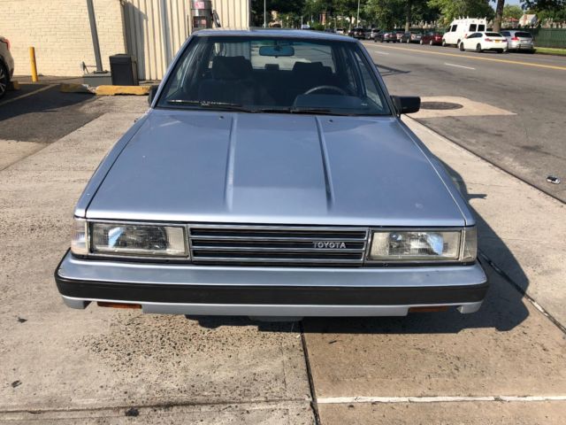 1985 Toyota Camry LE - photo 2