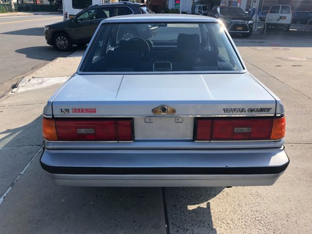 1985 Toyota Camry LE - photo 5