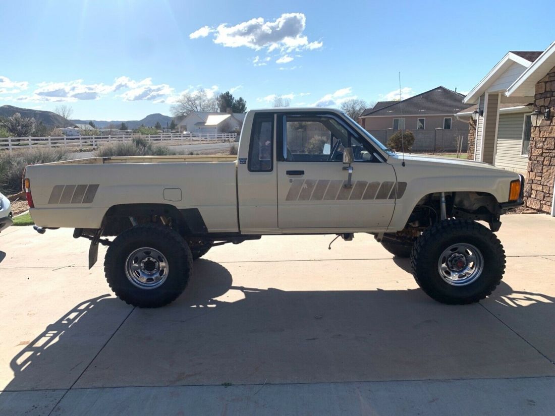 1985 Toyota Pickup XTRACAB RN66 SR5 - photo 5