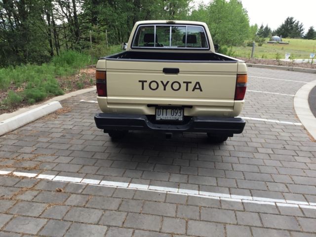 1985 Toyota Tacoma 1985 TOYOTA PICKUP EXTRA CAB 4X4 WITH ONLY 159,817 - photo 8