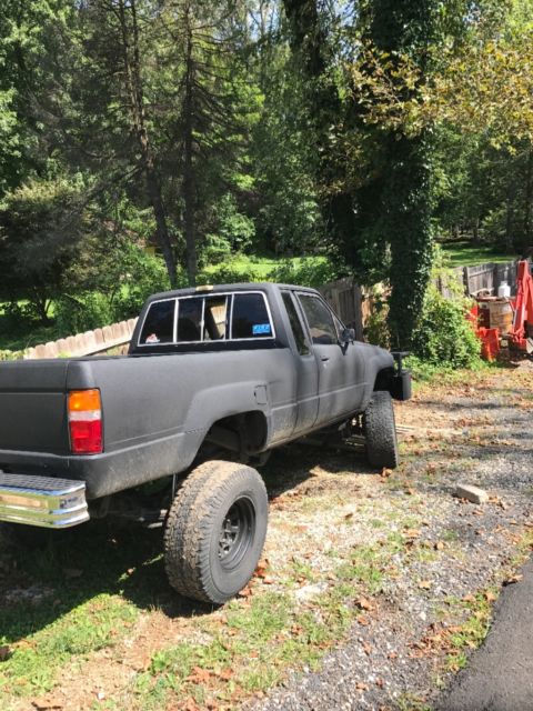 1985 Toyota Hilux - photo 2