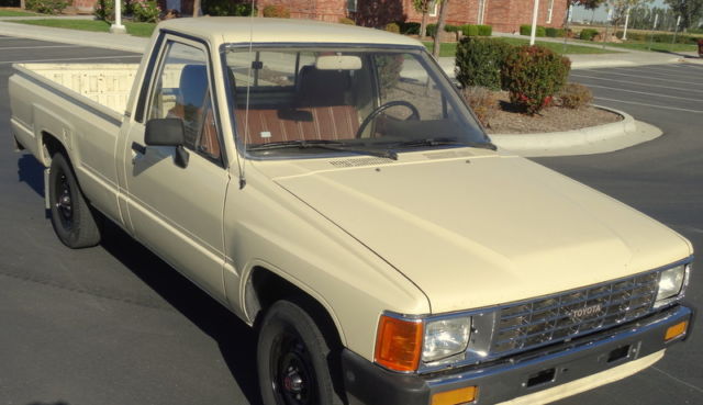 1985 Toyota Other Hilux Pickup - photo 4