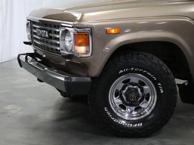 1985 Toyota Land Cruiser AWD MANUAL TRANSMISSION - photo 2