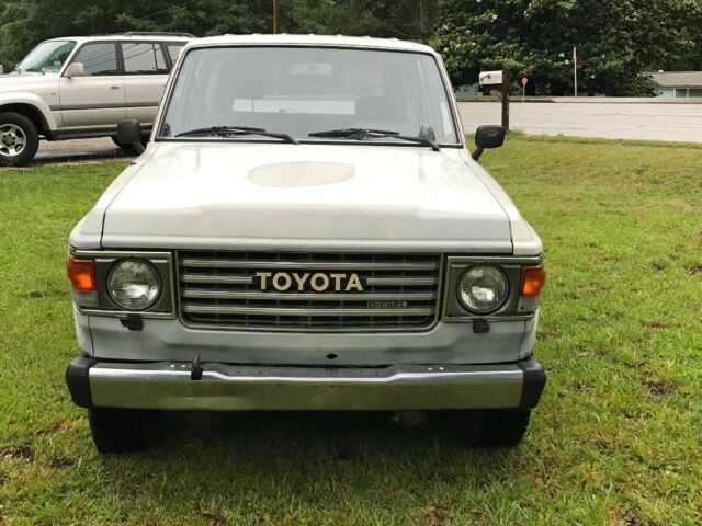 1985 Toyota Land Cruiser SUV - photo 2