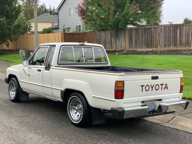 1985 Toyota Pickup DLX Xtra Cab 22r Low Miles 1-Owner Excellent Condition - photo 8