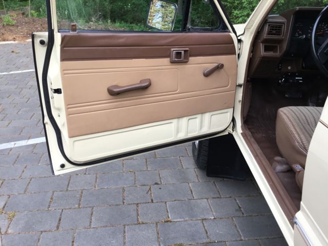 1985 Toyota Tacoma 1985 TOYOTA PICKUP 4X4 EXTRA CAB WITH ONLY 159,817 - photo 13