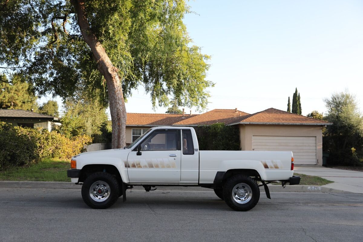 1985 Toyota 1/2 Ton Pickup - photo 10