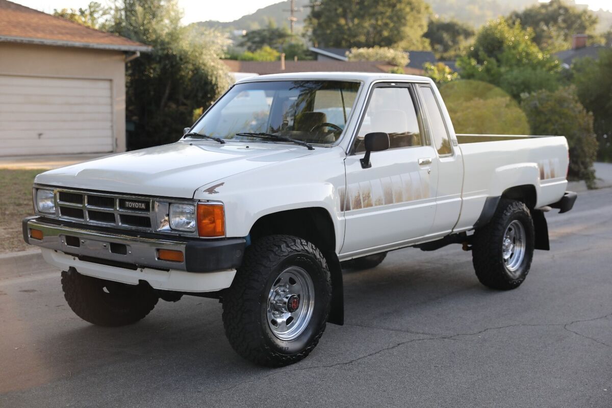 1985 Toyota 1/2 Ton Pickup - photo 11