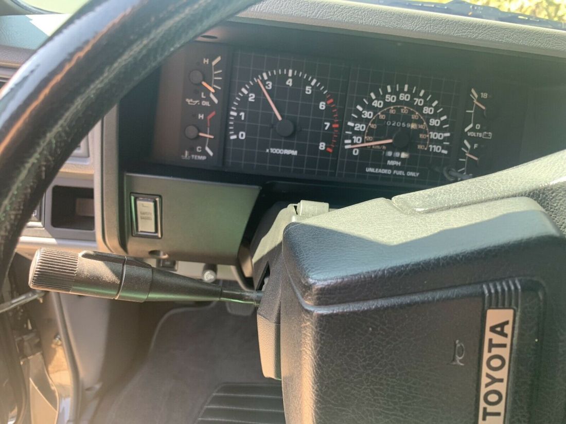 1985 Toyota Pickup XTRACAB RN66 SR5 - photo 13