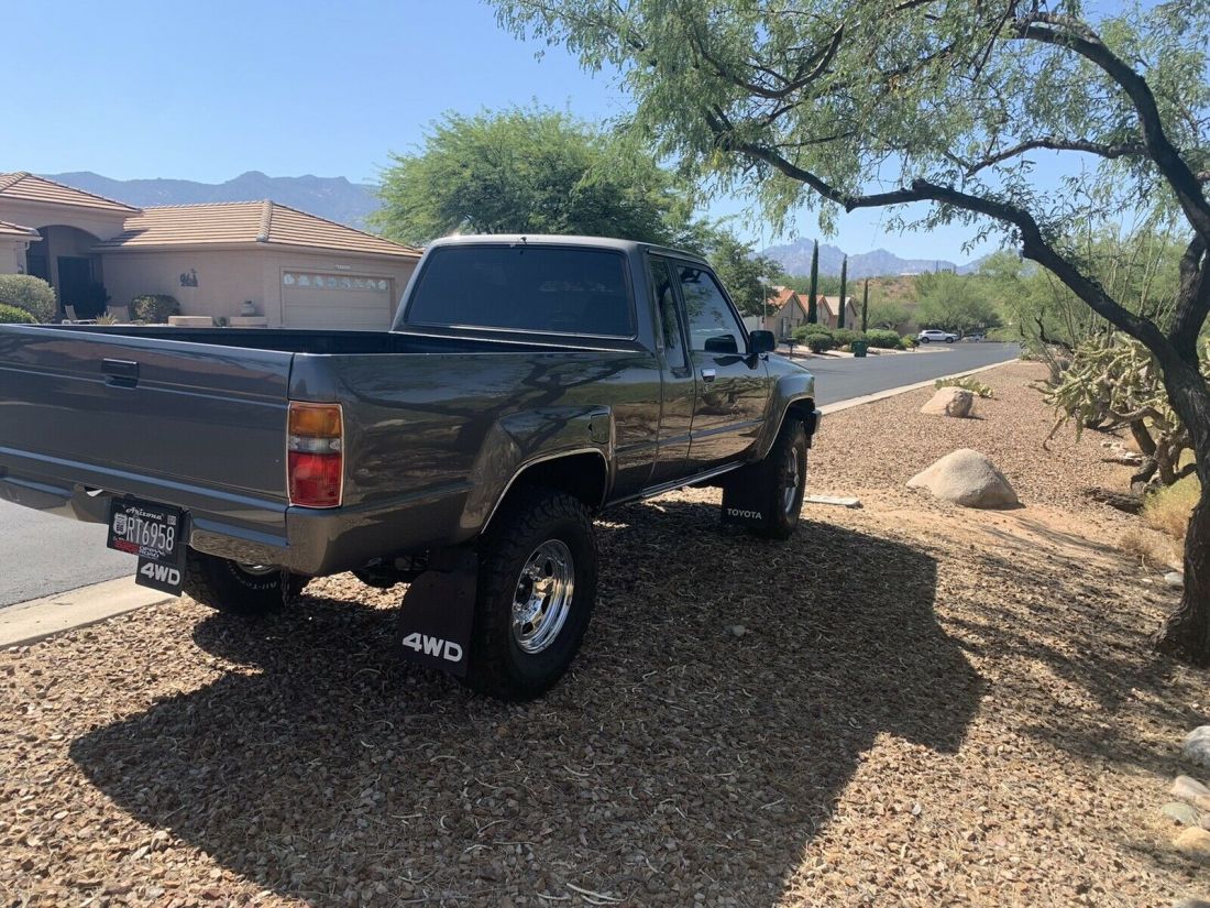 1985 Toyota Pickup XTRACAB RN66 SR5 - photo 3
