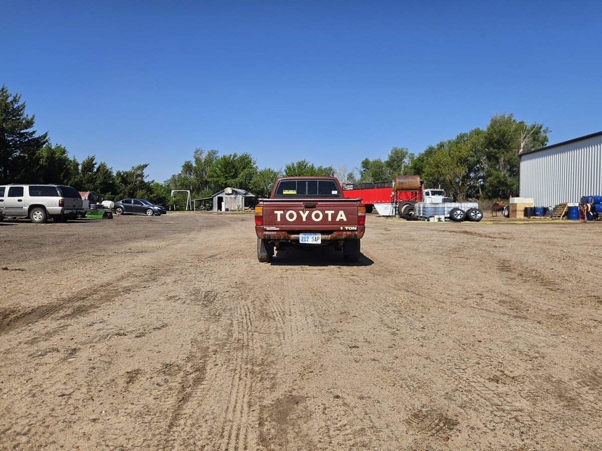 1985 Toyota Pickup 1 TON LONG BED RN55 - photo 3