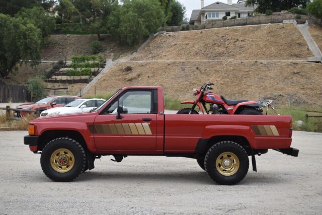 1985 Toyota Pickup Pickup Red 4WD Manual RN65 SR5 1985 Toyota Pickup RN65 SR5
