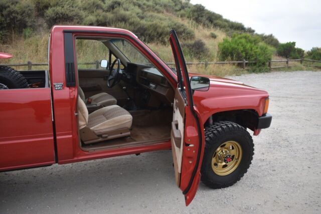 1985 Toyota Pickup RN65 SR5 - photo 10