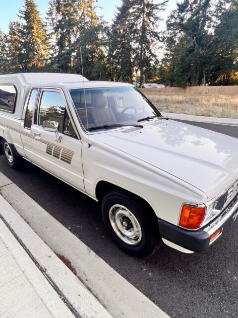 1985 Toyota Pickup XTRACAB RN56 DLX - photo 7