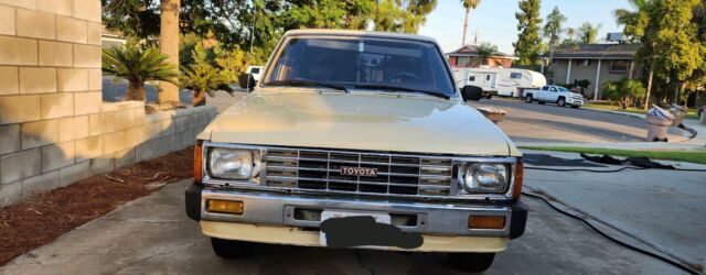 1985 Toyota Pickup XTRACAB RN56 DLX - photo 8