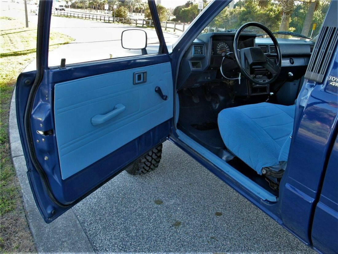1985 Toyota Pickup - photo 13