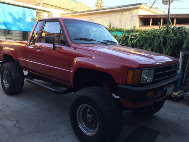 1985 Toyota Tacoma SR5 - photo 2