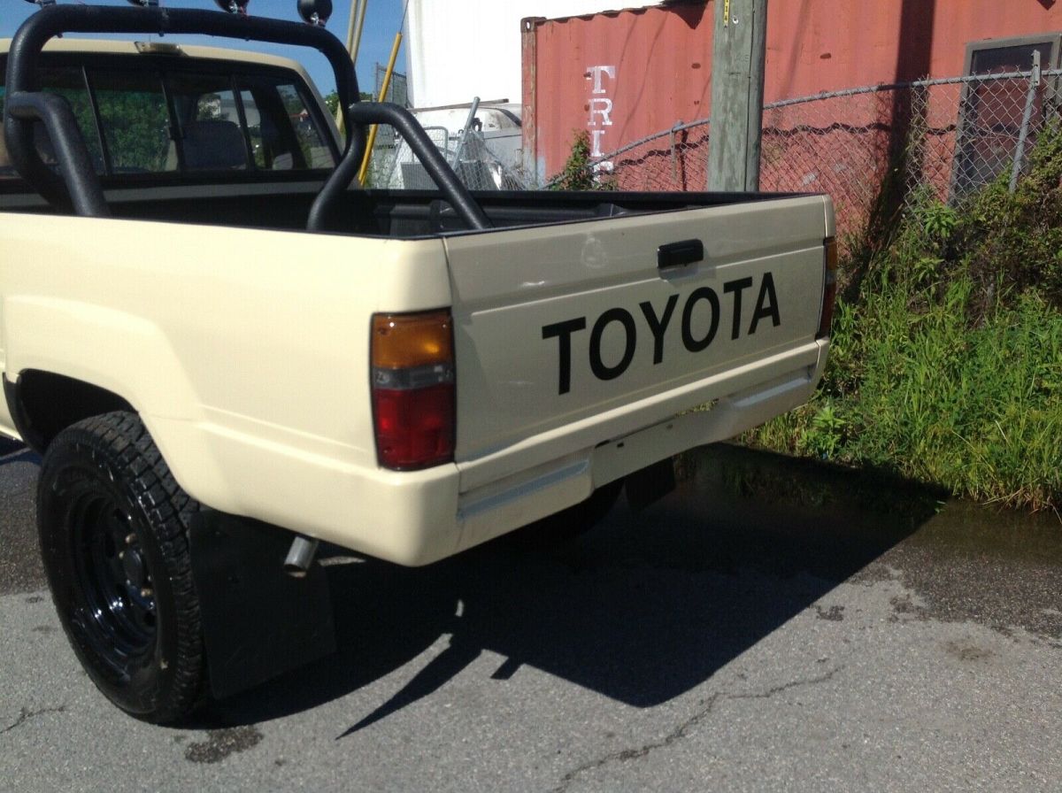 1985 Toyota Pickup 22RE EFI 4X4 MANUAL 5 SPEED SR5 - photo 10