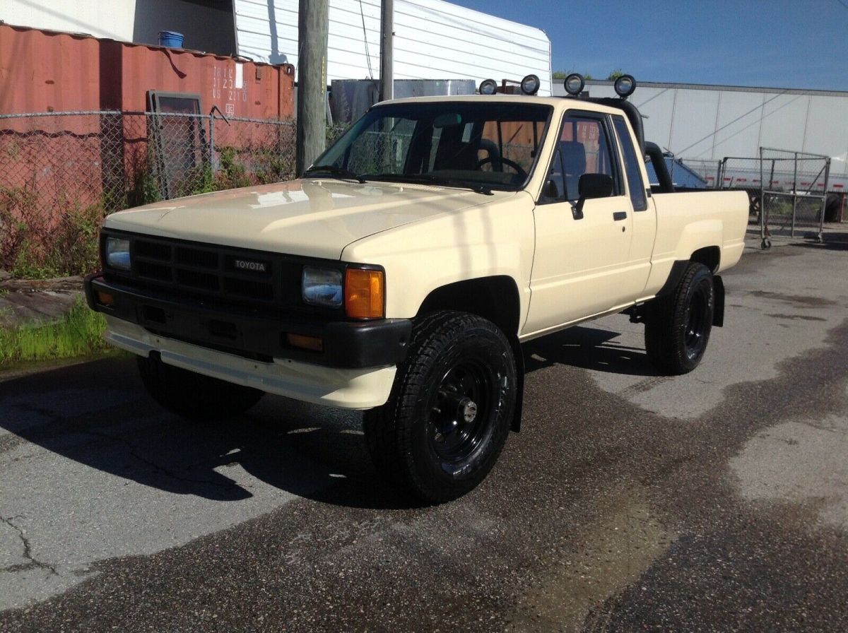 1985 Toyota Pickup 22RE EFI 4X4 MANUAL 5 SPEED SR5 - photo 6