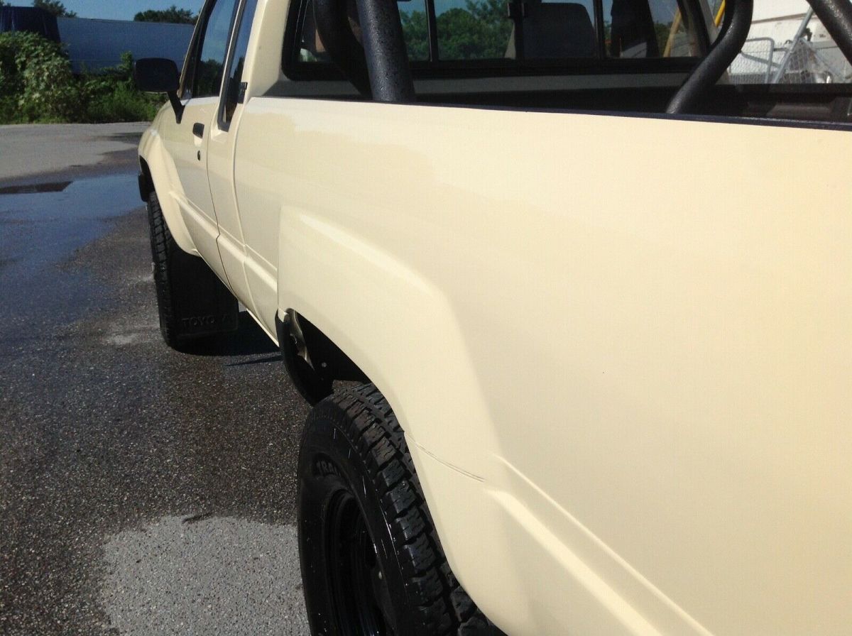 1985 Toyota Pickup 22RE EFI 4X4 MANUAL 5 SPEED SR5 - photo 9
