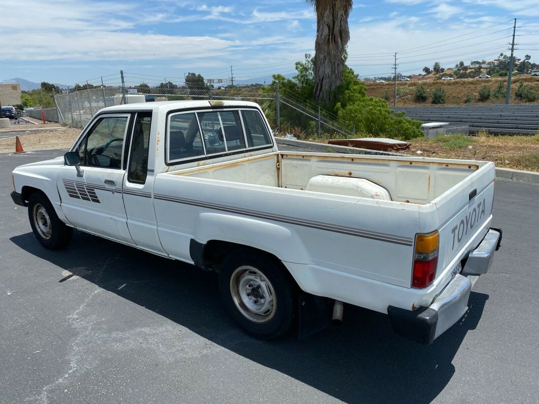 1985 Toyota Pickup - photo 11