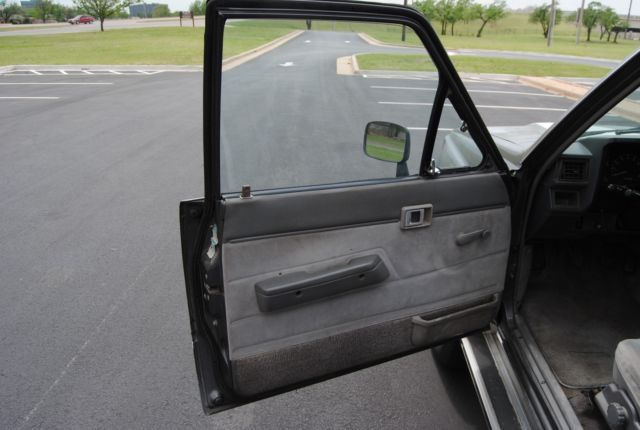 1985 Toyota Pickup sr5 - photo 8