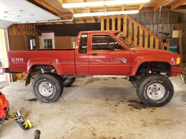 1985 toyota sr5 xtra cab 7" lift roll cage custom vintage build 1985 Toyota Sr5 Xtra cab