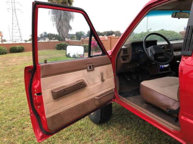 1985 Toyota Pickup SR5 - photo 8