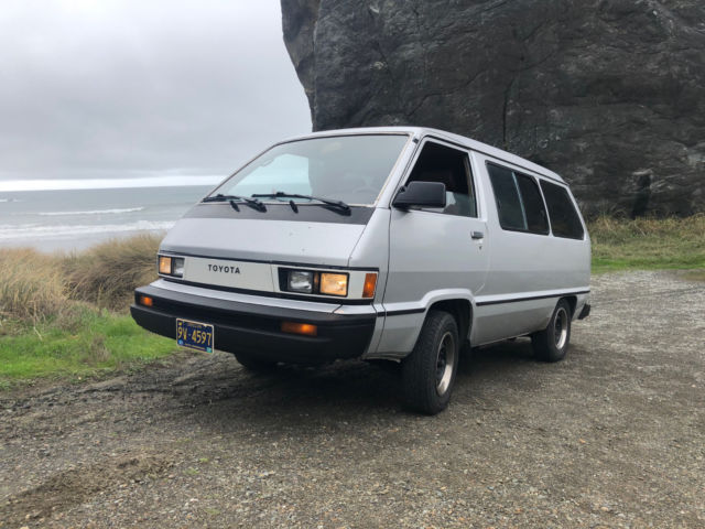 1985 Toyota Van Wagon EFi | Manual, Sunroof, fun and collectible no reserve 1985 Toyota Van Wagon EFI