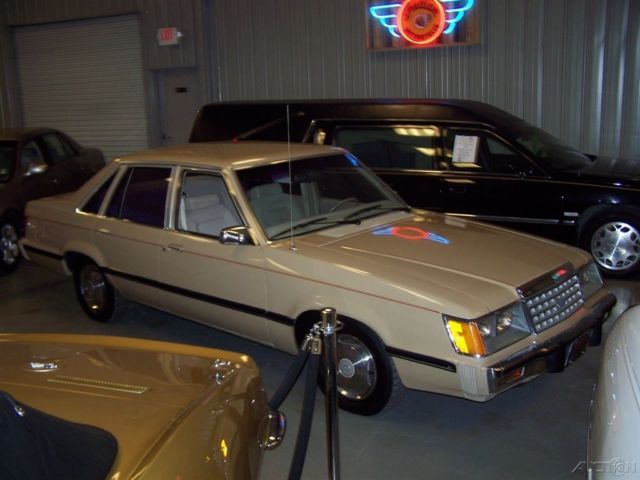 1985 Ford LTD Base Sedan 4-Door - photo 3