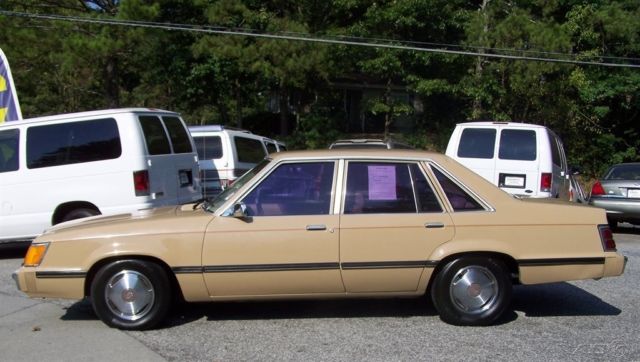 1985 Ford LTD Base Sedan 4-Door - photo 6
