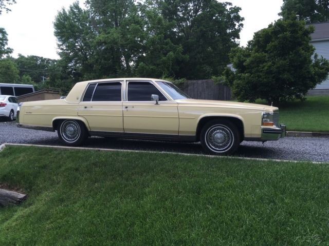 1985 Cadillac Fleetwood - photo 11