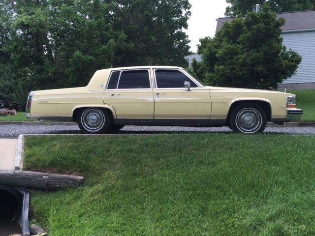 1985 Cadillac Fleetwood - photo 12