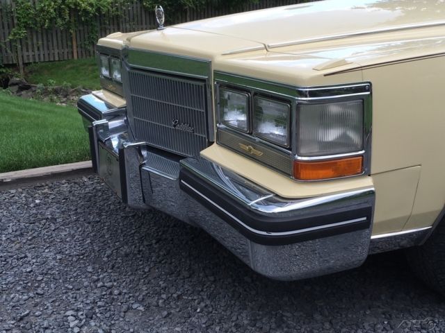 1985 Cadillac Fleetwood - photo 7