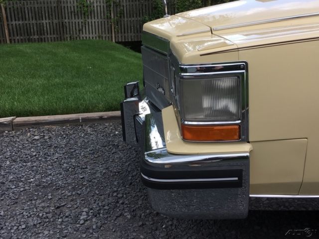 1985 Cadillac Fleetwood - photo 8