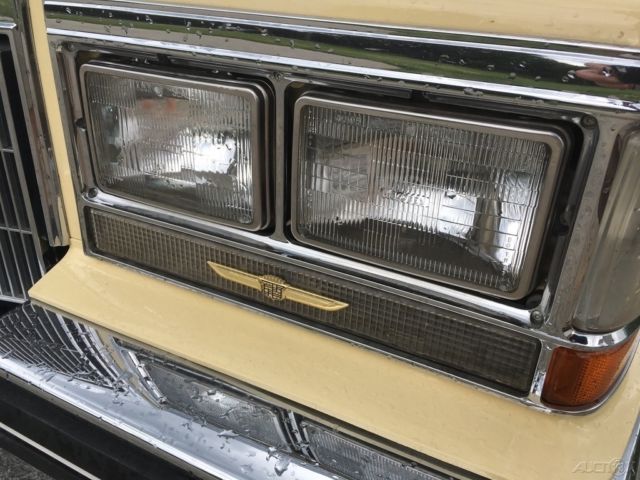 1985 Cadillac Fleetwood - photo 9