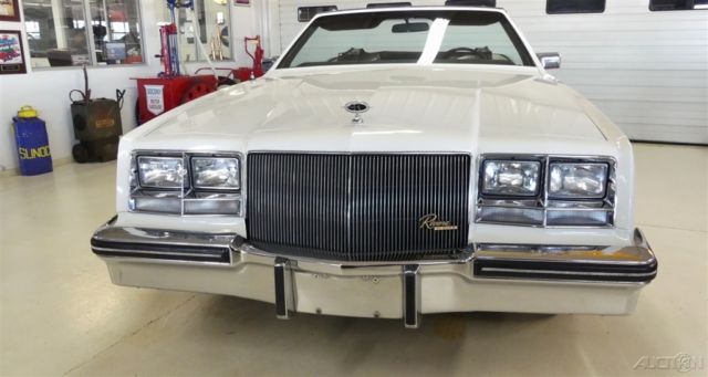 1985 Buick Riviera - photo 8
