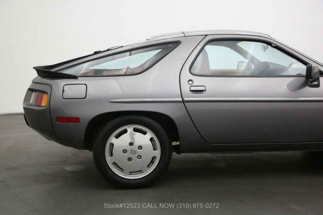 1985 Porsche 928 - photo 11
