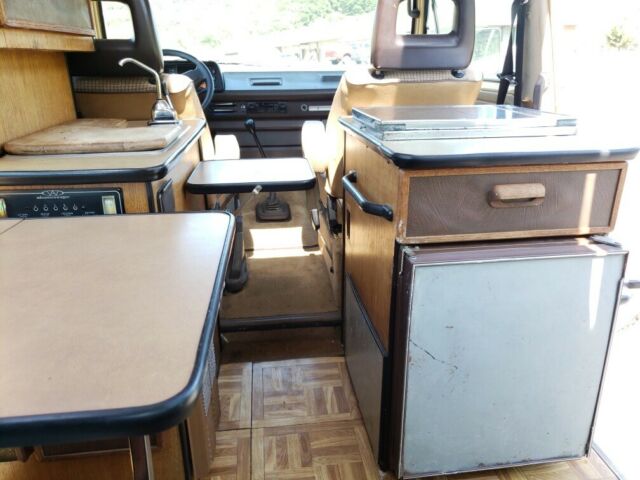 1985 Volkswagen Bus/Vanagon Adventure camper van - photo 11