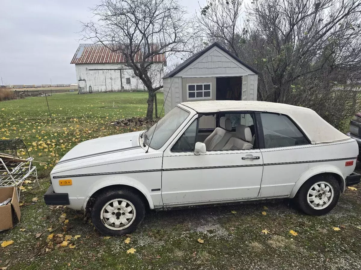1985 Volkswagen Cabrio Convertible White CABRIOLET DLX 1985 Volkswagen Cabrio CABRIOLET DLX
