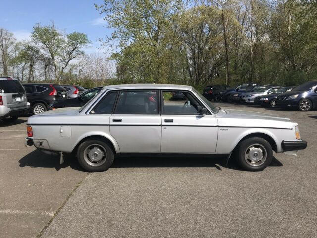 1985 Volvo 240 DL - photo 4