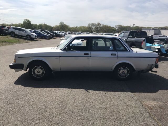 1985 Volvo 240 DL - photo 9