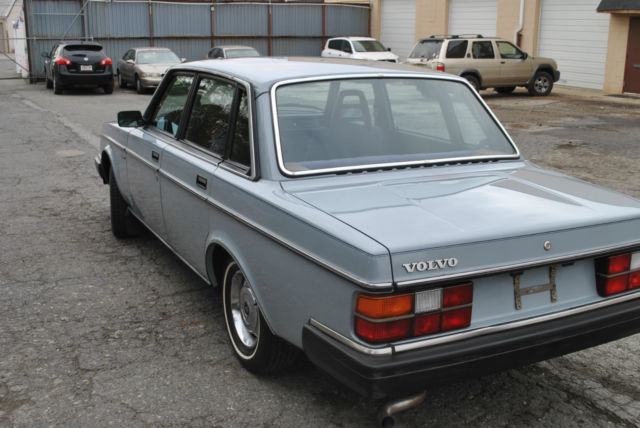 1985 Volvo 240 SEDAN - photo 4