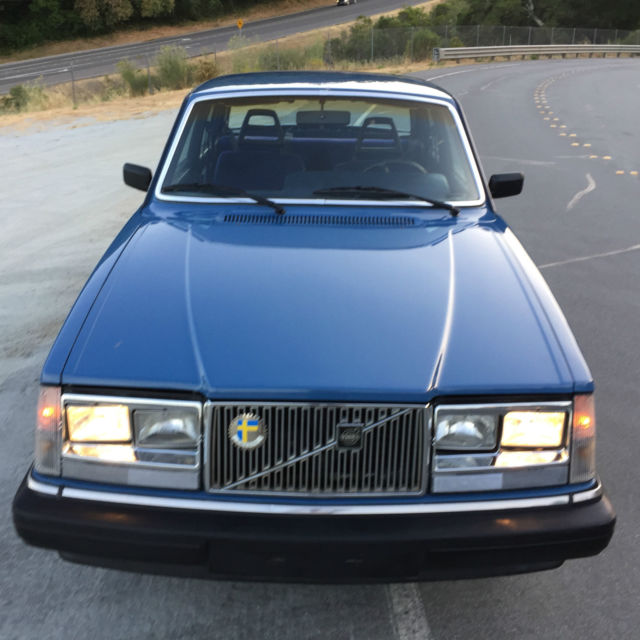 1985 Volvo 240 DL 1985 Volvo 240 DL