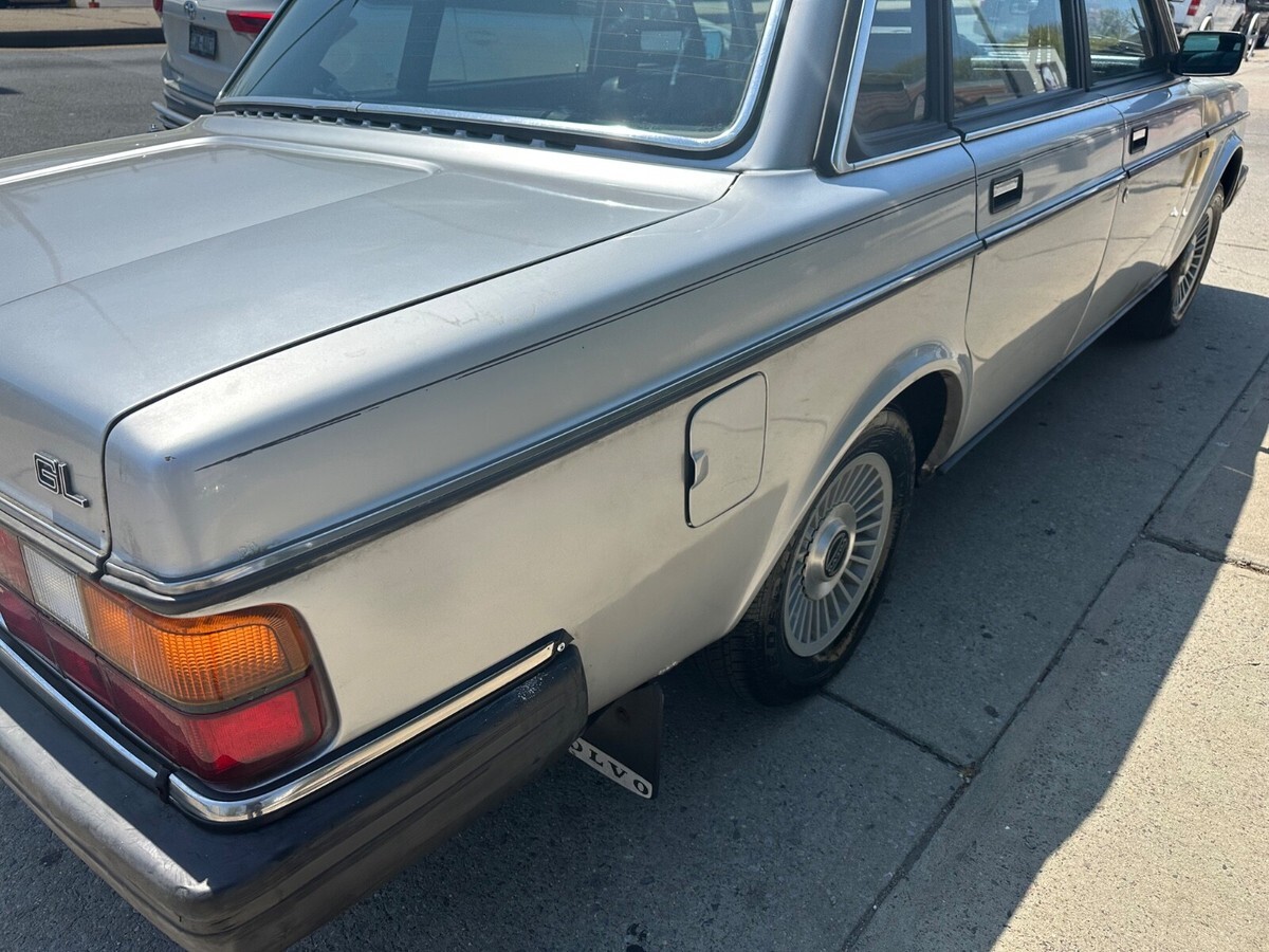 1985 Volvo 240 - photo 12