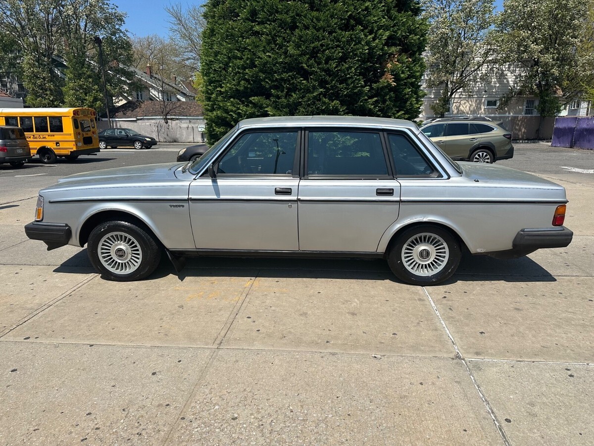 1985 Volvo 240 - photo 4