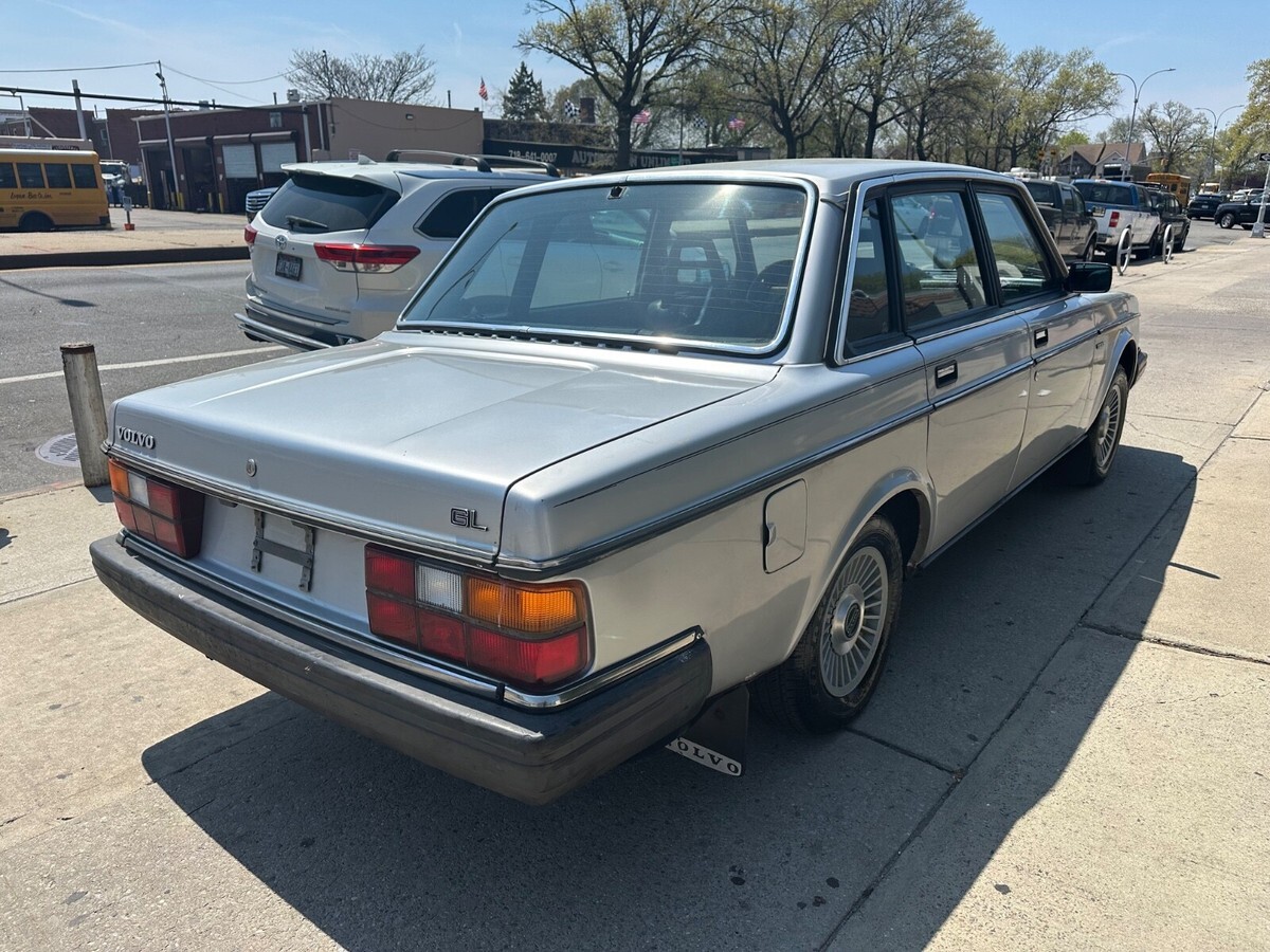 1985 Volvo 240 - photo 6